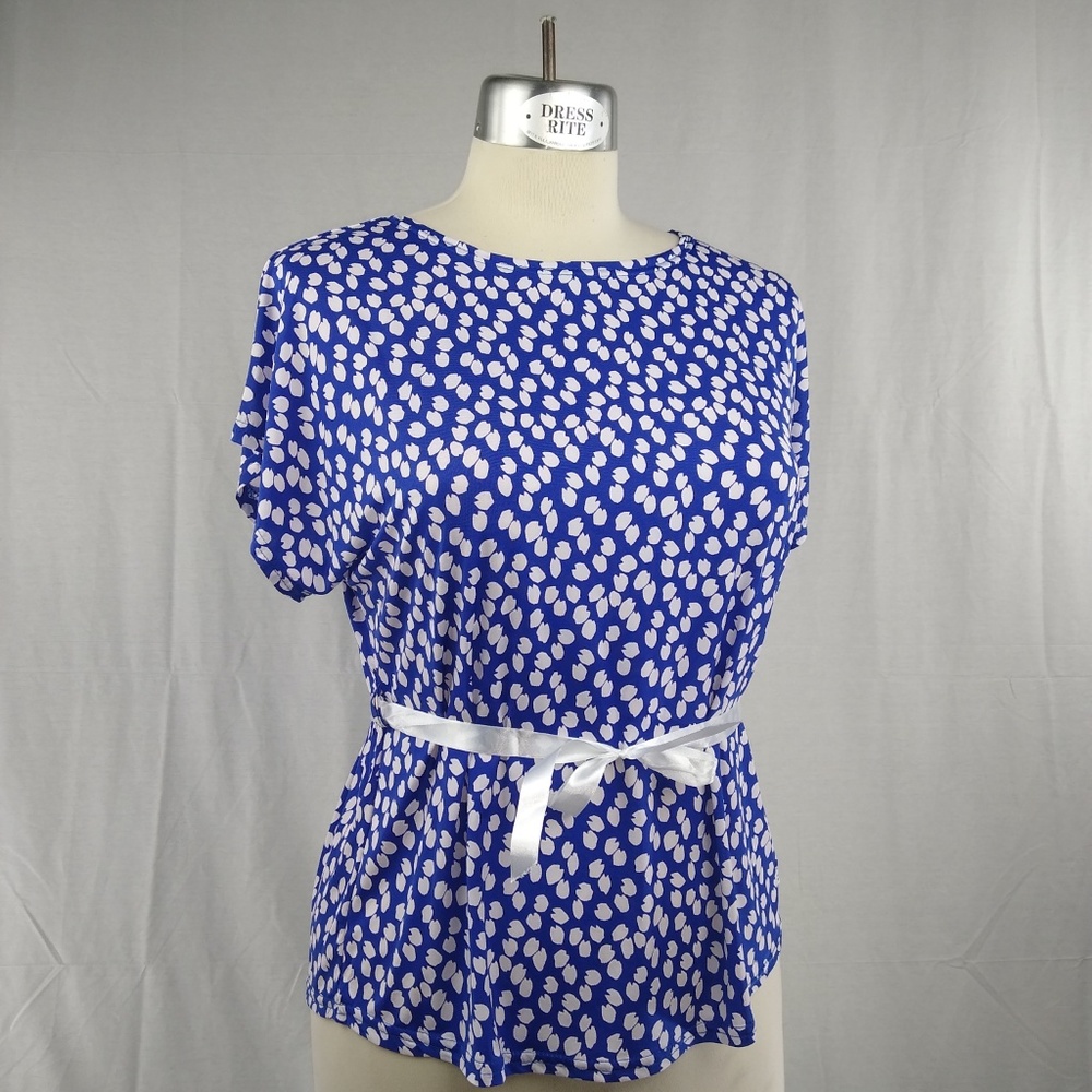 Women's popover top